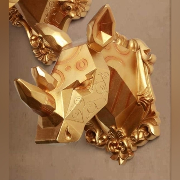 3D Gold Rhino Head Wall Art – Resin Animal Sculpture | Home Decor Accent - Picture 2 of 8